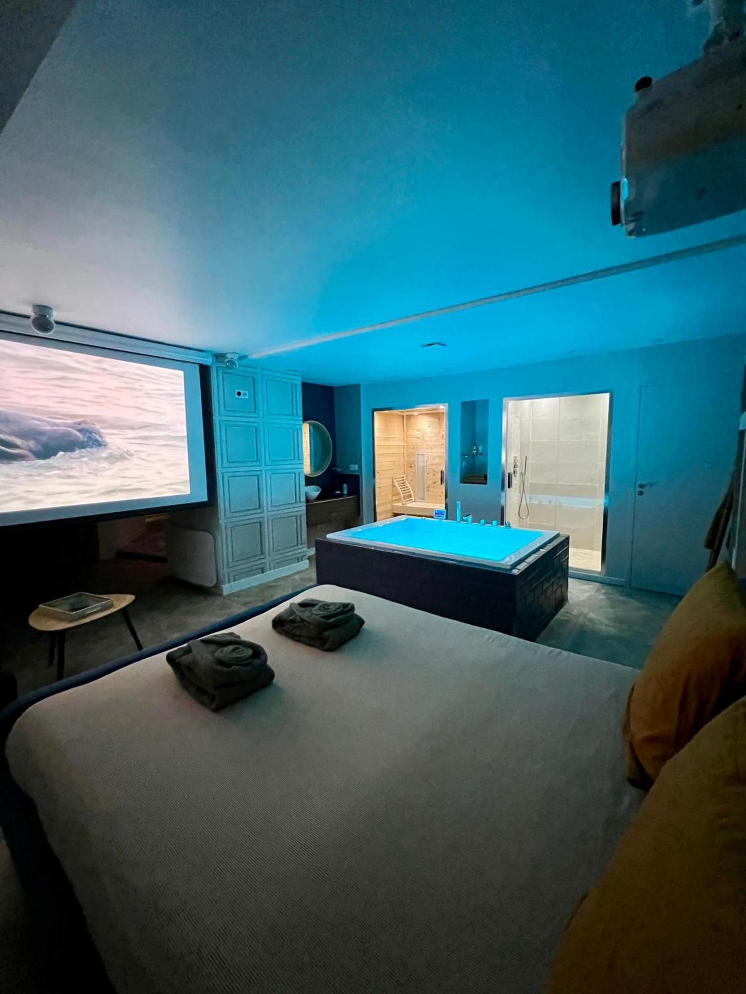 Appartement Avec Jacuzzi Sauna & Home Cinema - Nid D'Angers Kültér fotó