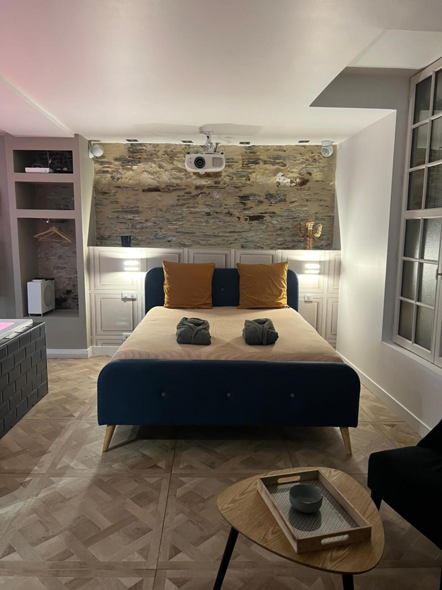 Appartement Avec Jacuzzi Sauna & Home Cinema - Nid D'Angers Kültér fotó
