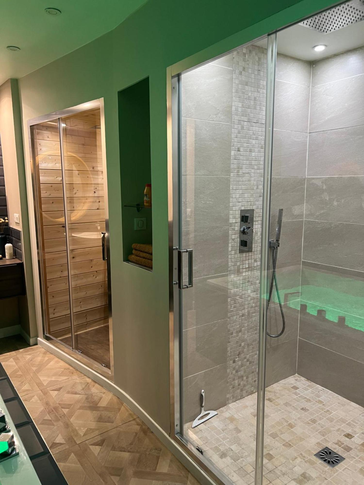 Appartement Avec Jacuzzi Sauna & Home Cinema - Nid D'Angers Kültér fotó