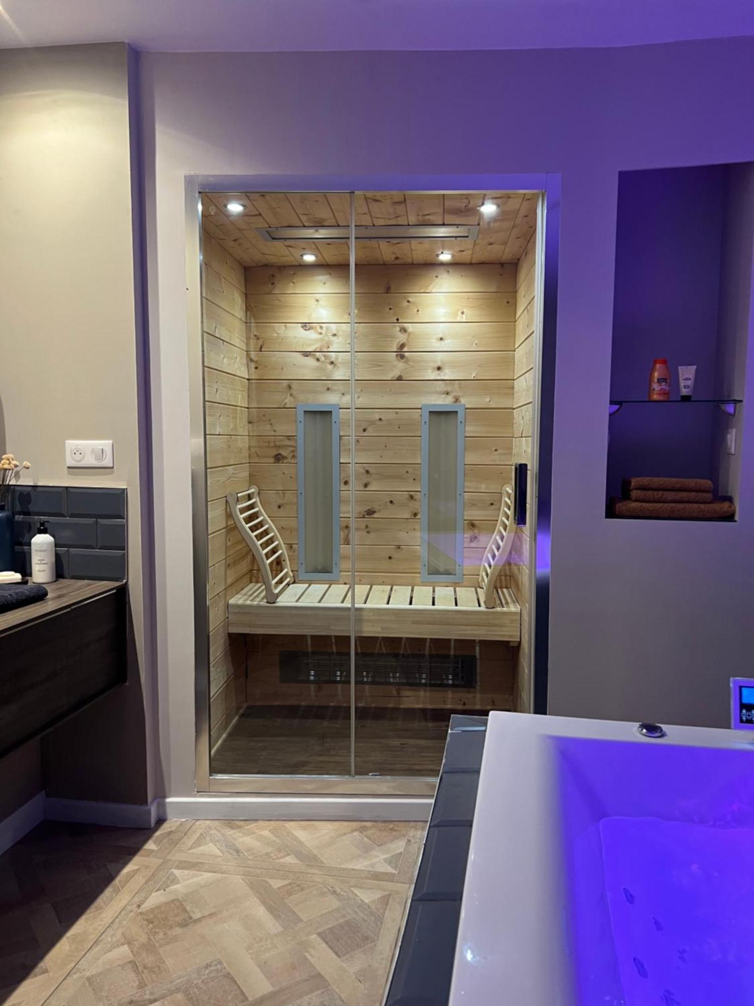 Appartement Avec Jacuzzi Sauna & Home Cinema - Nid D'Angers Kültér fotó