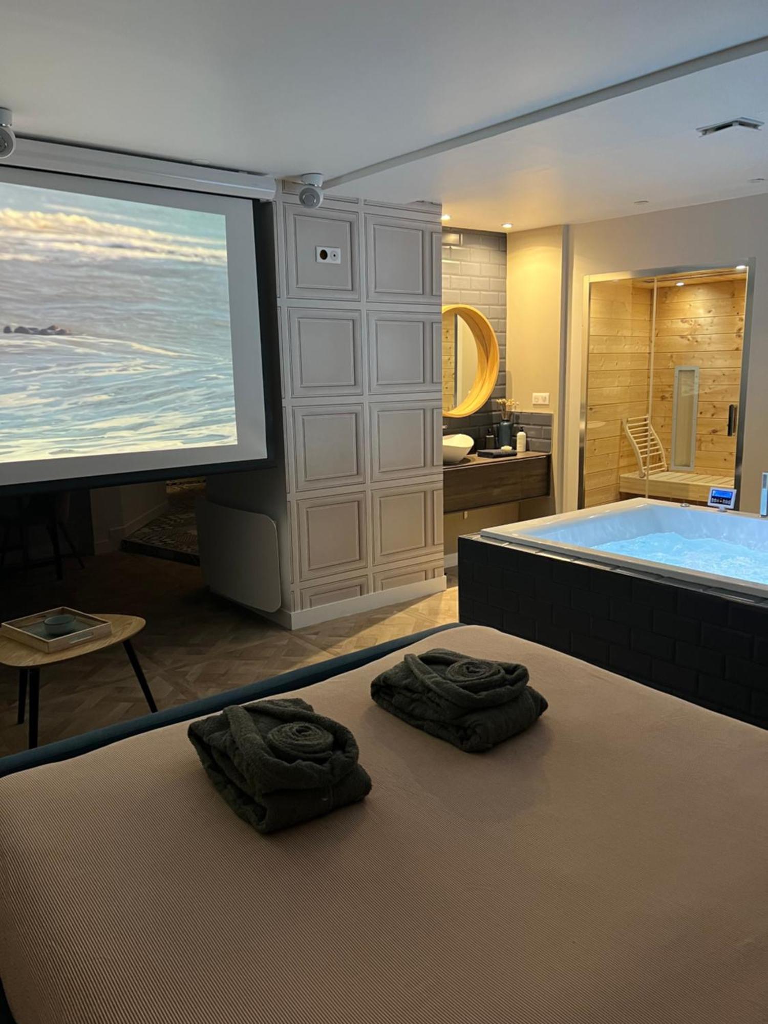 Appartement Avec Jacuzzi Sauna & Home Cinema - Nid D'Angers Kültér fotó
